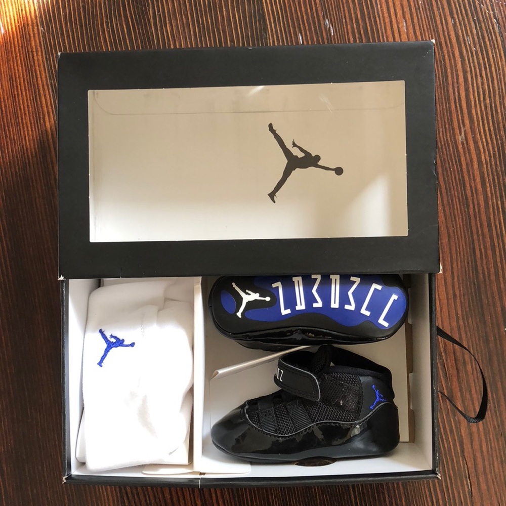 Infnt Jordan 11 Concord space jams, gift pack